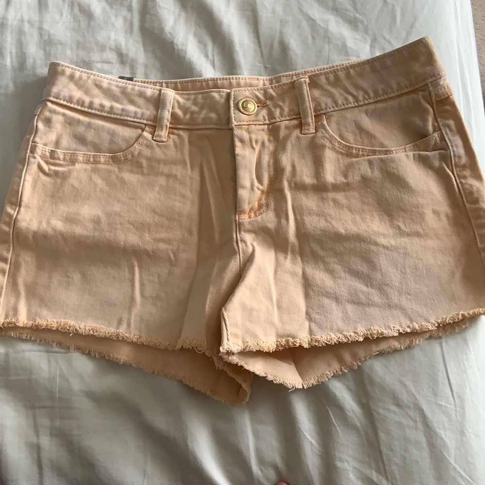LC Lauren Conrad shorts in peach!